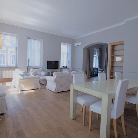 Great 144 Sq.M. Apartment In The Center Of เคียฟ ภายนอก รูปภาพ