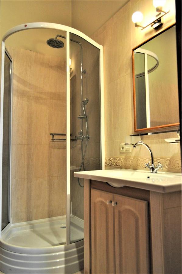 Great 144 Sq.M. Apartment In The Center Of เคียฟ ภายนอก รูปภาพ