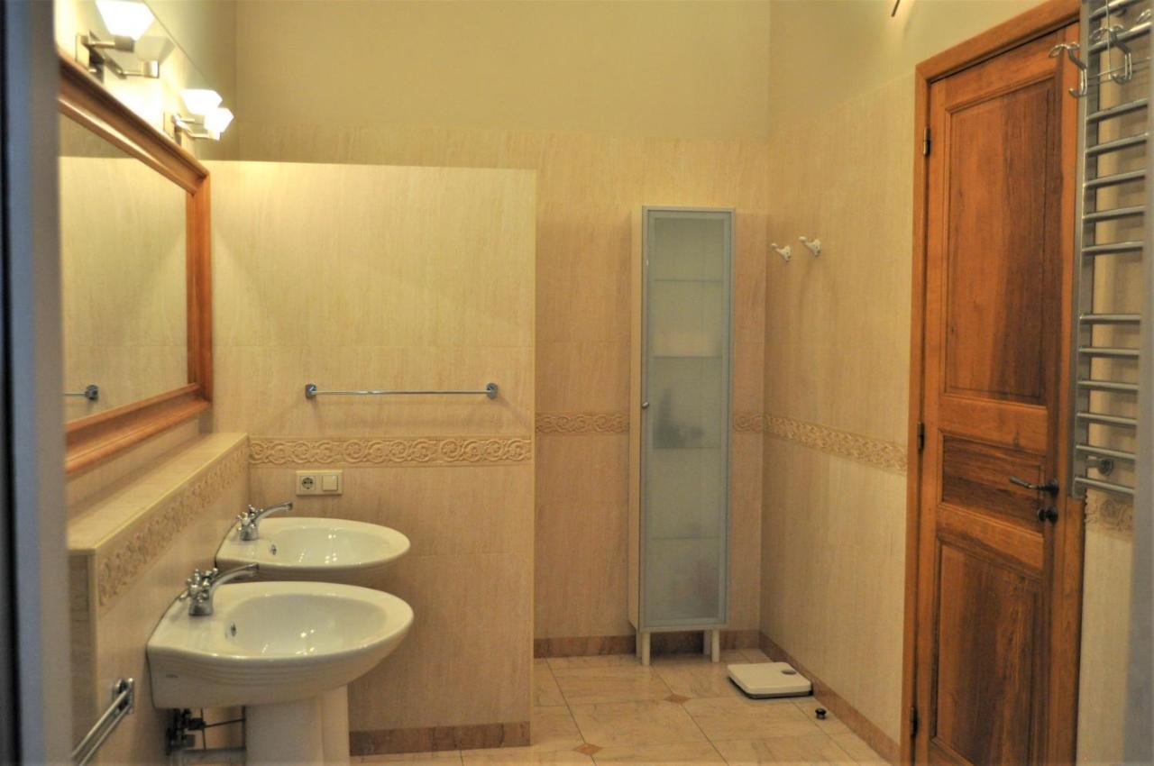 Great 144 Sq.M. Apartment In The Center Of เคียฟ ภายนอก รูปภาพ